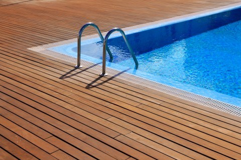 Pool deck cleaning services